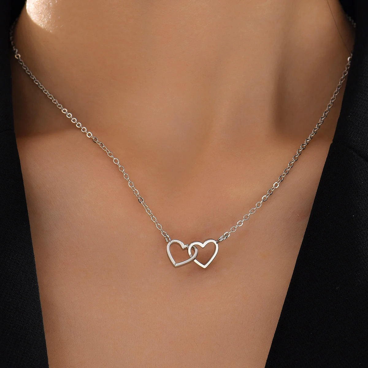 Doppelherz-Halskette für Damen – Filigrane Love Kette mit Hohlem Herzanhänger