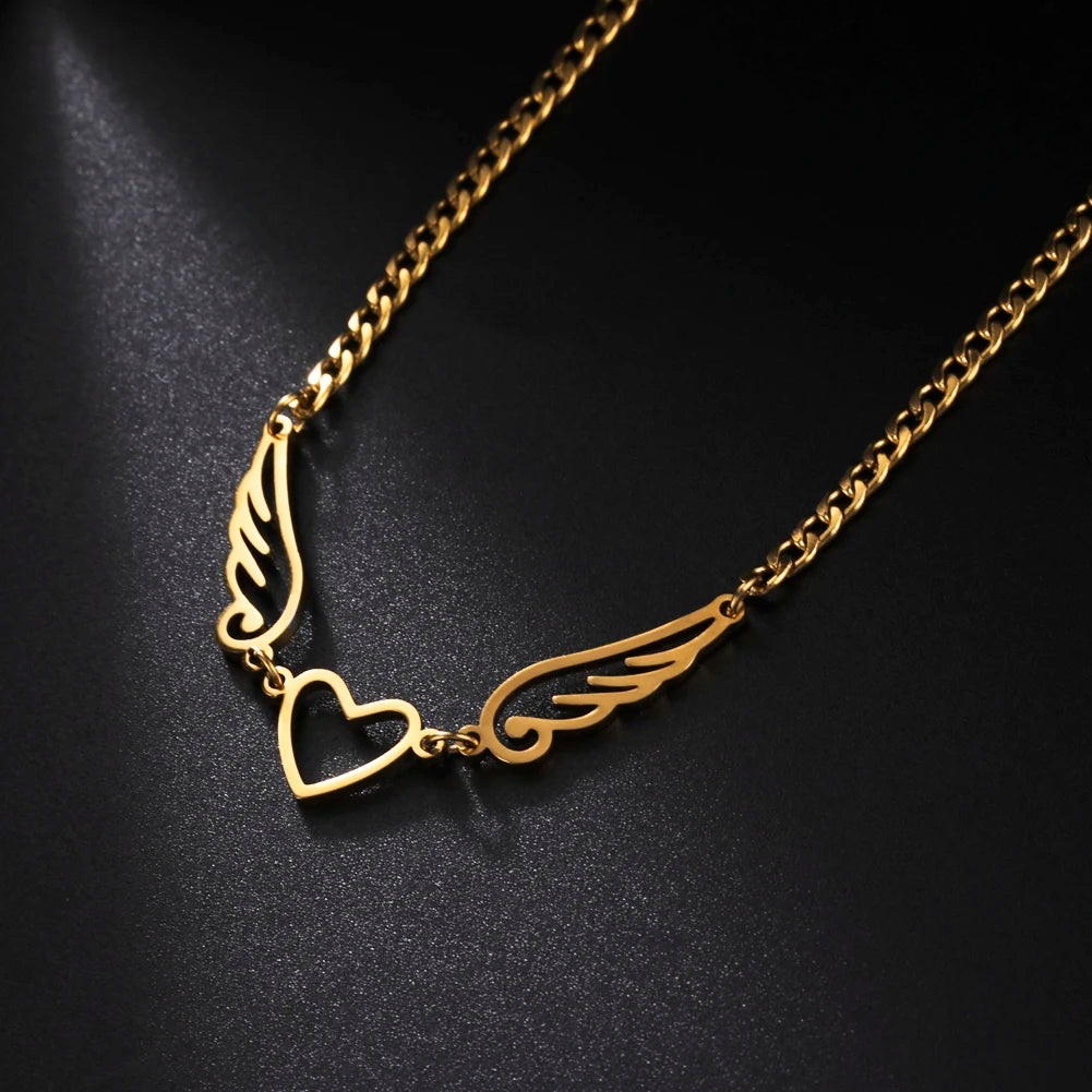 Edelstahl-Halskette mit Hohlem Herz & Engelsflügeln – Eleganter Halsnaher Schmuck für Damen