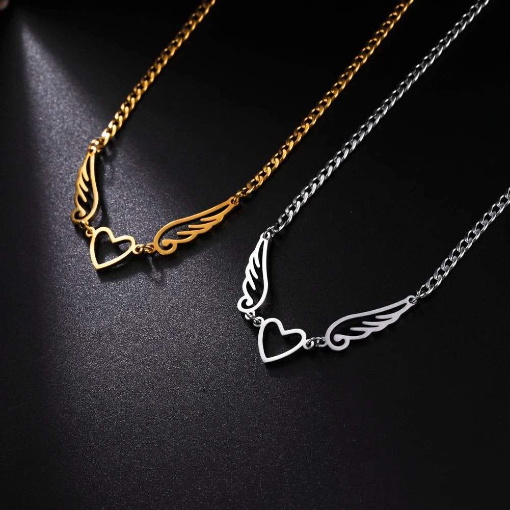 Edelstahl-Halskette mit Hohlem Herz & Engelsflügeln – Eleganter Halsnaher Schmuck für Damen