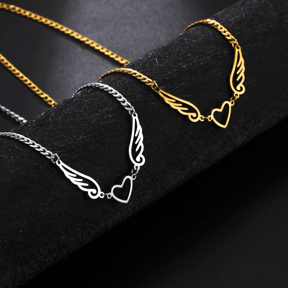 Edelstahl-Halskette mit Hohlem Herz & Engelsflügeln – Eleganter Halsnaher Schmuck für Damen