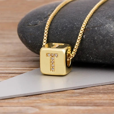 A-Z Würfel-Initialen-Halskette für Damen & Herren – Kupfer-Buchstabenanhänger mit Charm-Kette, Personalisiertes Namensschmuck-Geschenk