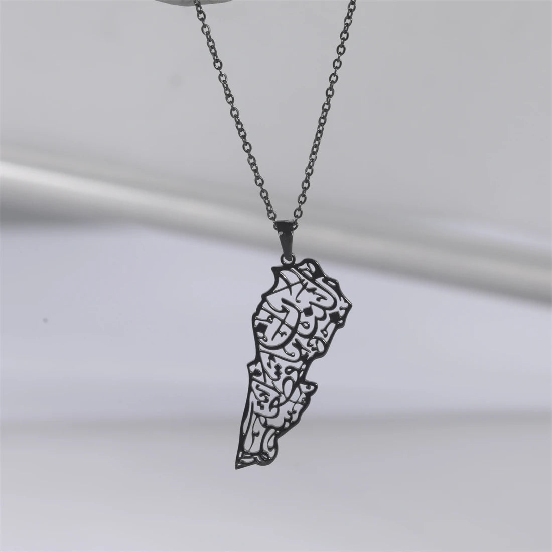 Klassische Libanon Landkarten-Flaggen-Halskette – Edelstahl Libanesischer Länder-Anhänger, Heimat- & Kulturschmuck für Damen & Herren