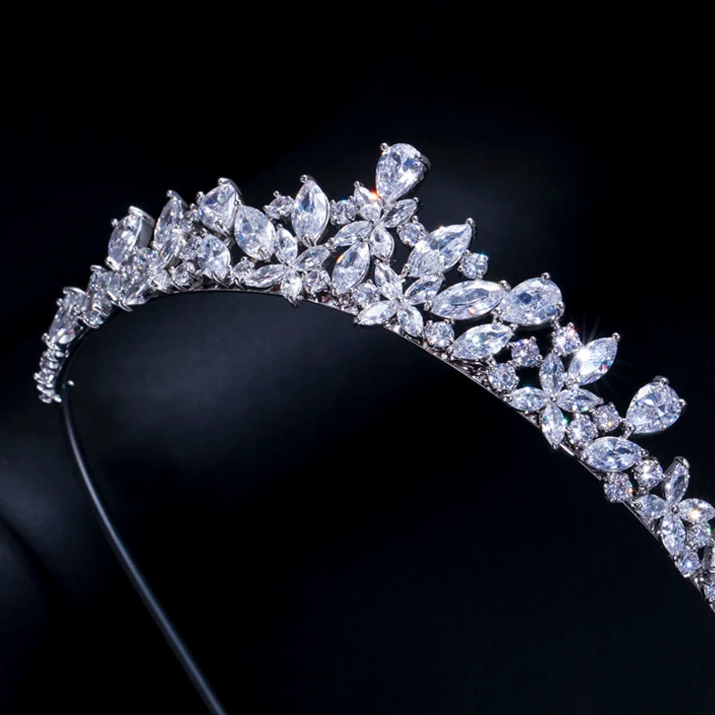 Elegantes Funkelndes Braut-Diadem mit Zirkonia – Kronen-Haarschmuck für Hochzeit, Braut & Brautjungfern
