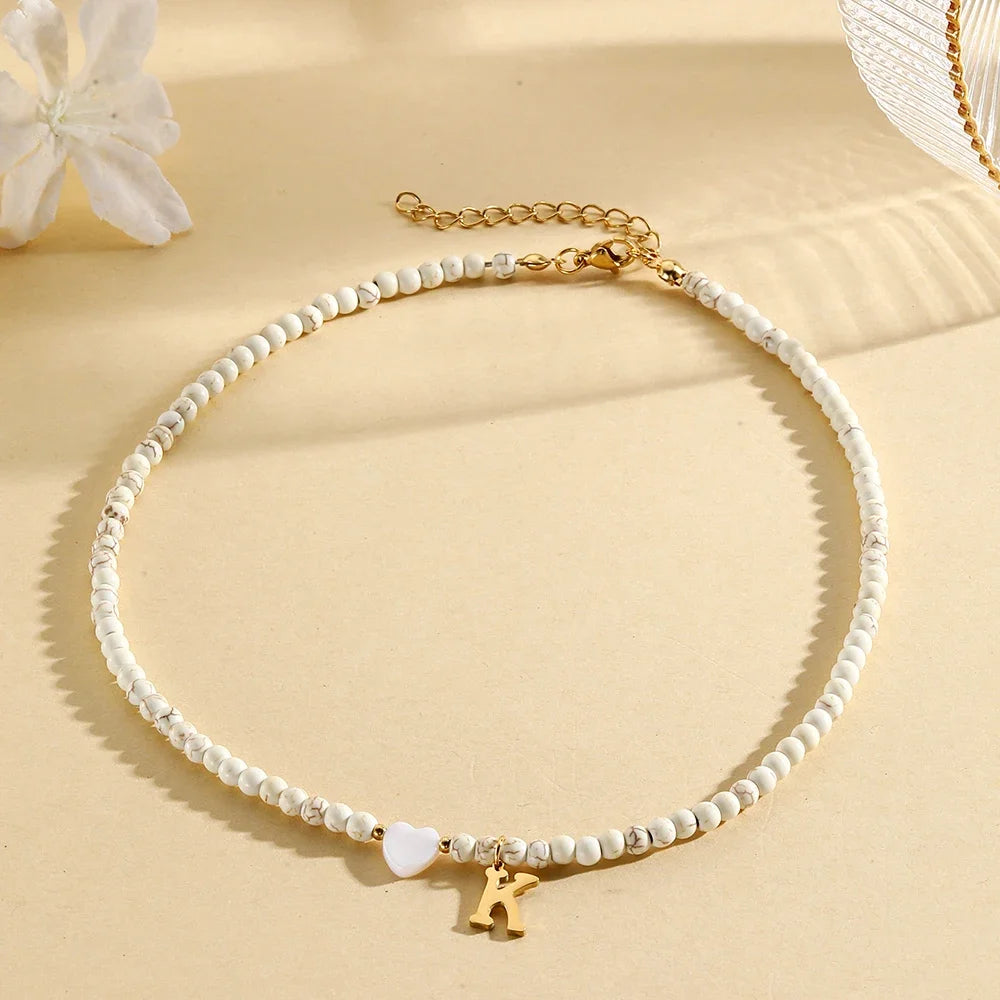 Boho Herz-Muschel Initialen-Halskette für Damen – Edelstahl Perlen-Choker