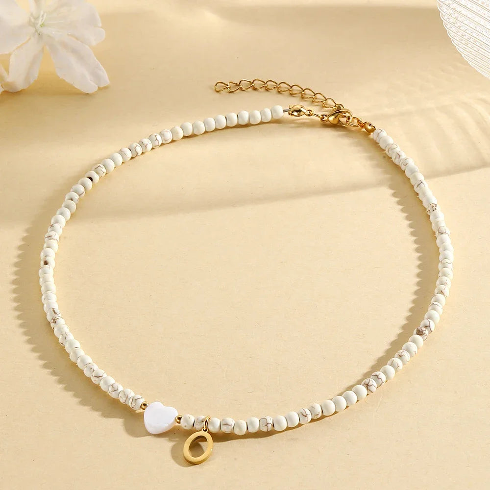 Boho Herz-Muschel Initialen-Halskette für Damen – Edelstahl Perlen-Choker