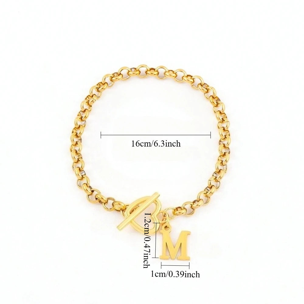Vergoldetes A-Z Initialen-Herzarmband – Edelstahl-Buchstabenarmband mit Knebelverschluss für Damen, Valentinstags- & Liebesgeschenk