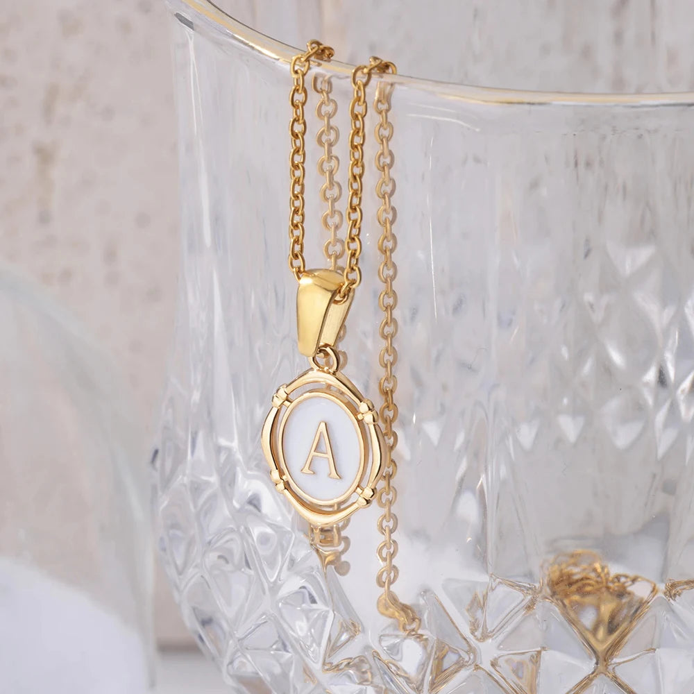 Goldfarbene A-Z Initialen-Emaille-Halskette für Damen – Edelstahl-Buchstabenanhänger mit Kette, Personalisierter Modeschmuck & Geschenk