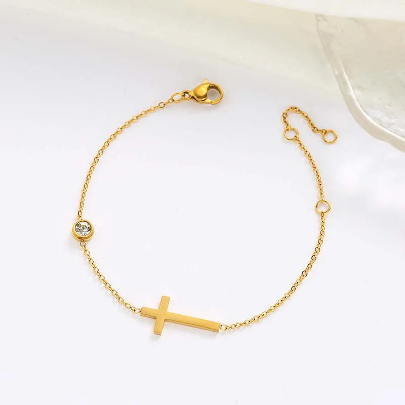 Goldfarbenes Edelstahl-Kreuzarmband mit Zirkonia – Eleganter Damen-Schmuck für Hochzeit & Geschenk