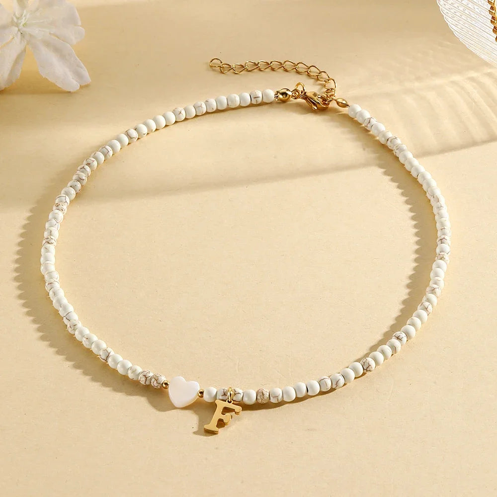 Boho Herz-Muschel Initialen-Halskette für Damen – Edelstahl Perlen-Choker