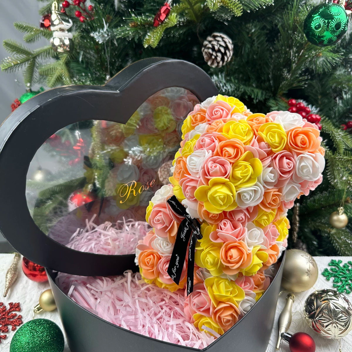 25cm Rosen-Teddybär mit Geschenkbox – Romantischer Kunstrosen-Bär zum Valentinstag oder besonderem Anlass
