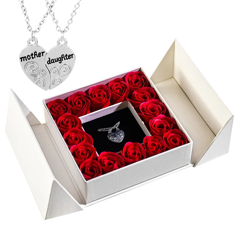 Geschenkbox mit Ewiger Rose, Anhänger-Halskette & Rosenseife – Elegantes Schmuckgeschenk für Damen