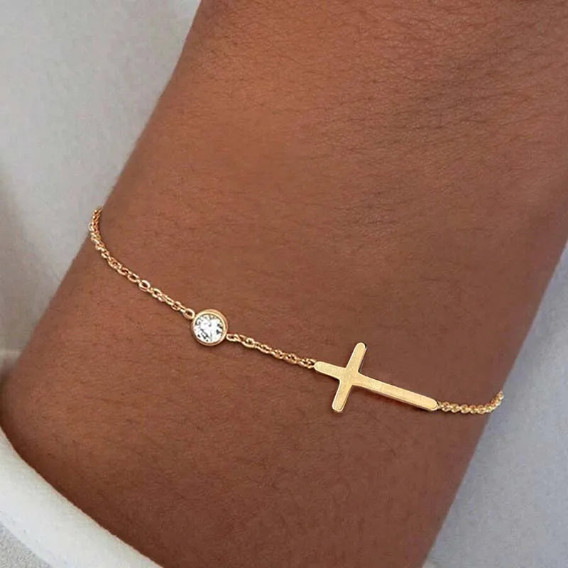 Goldfarbenes Edelstahl-Kreuzarmband mit Zirkonia – Eleganter Damen-Schmuck für Hochzeit & Geschenk