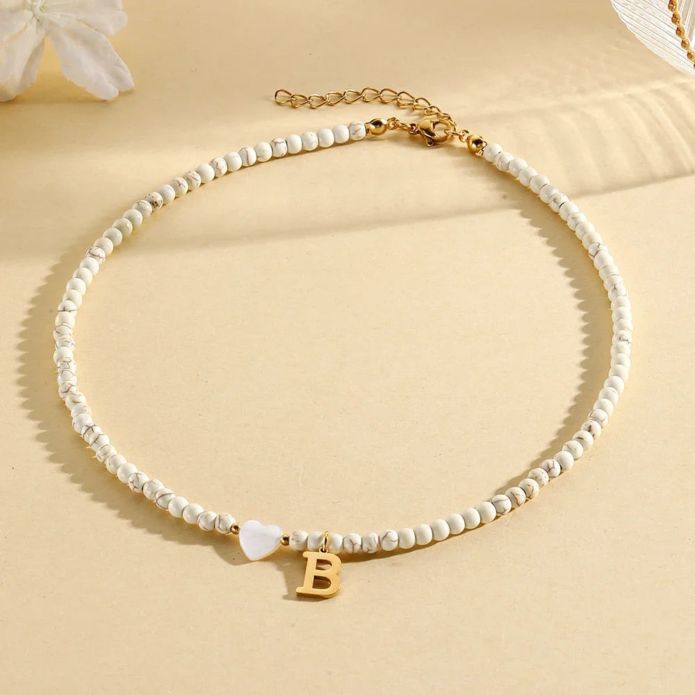 Boho Herz-Muschel Initialen-Halskette für Damen – Edelstahl Perlen-Choker