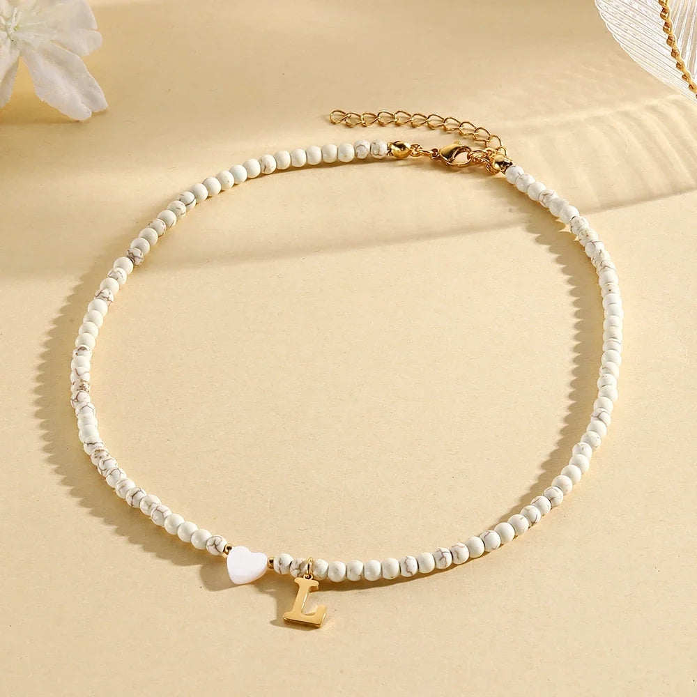 Boho Herz-Muschel Initialen-Halskette für Damen – Edelstahl Perlen-Choker