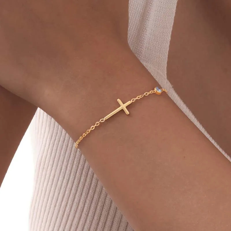 Goldfarbenes Edelstahl-Kreuzarmband mit Zirkonia – Eleganter Damen-Schmuck für Hochzeit & Geschenk
