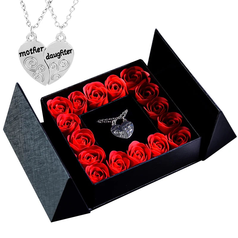 Geschenkbox mit Ewiger Rose, Anhänger-Halskette & Rosenseife – Elegantes Schmuckgeschenk für Damen