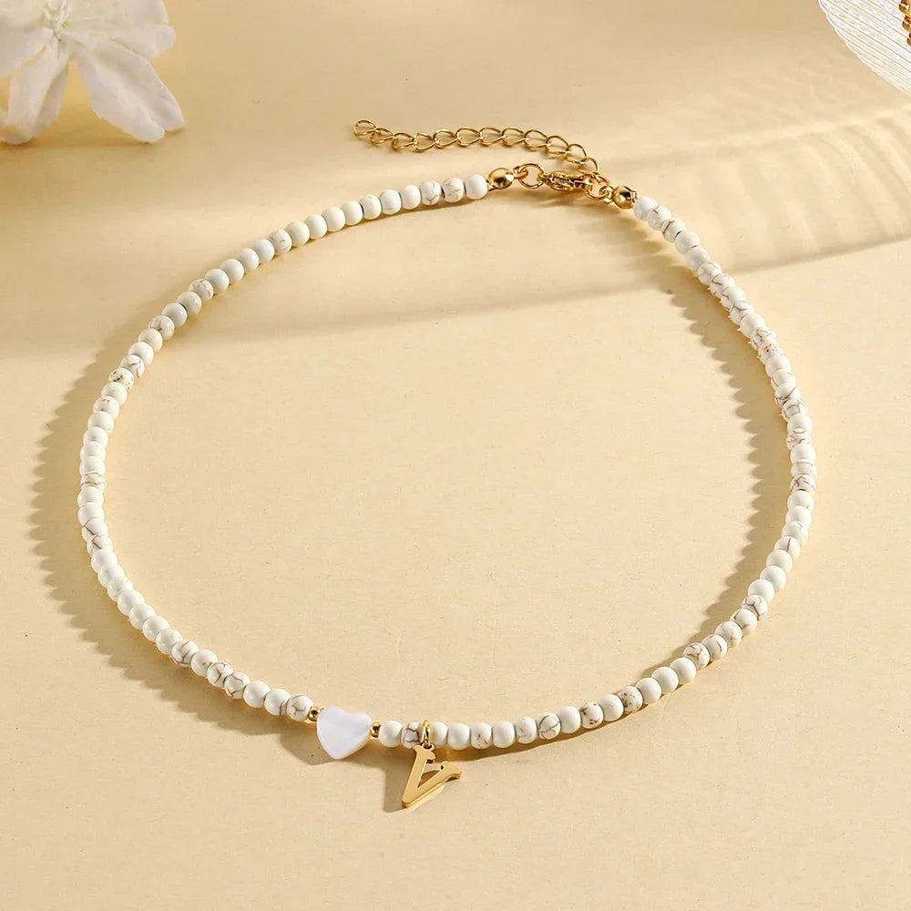 Boho Herz-Muschel Initialen-Halskette für Damen – Edelstahl Perlen-Choker