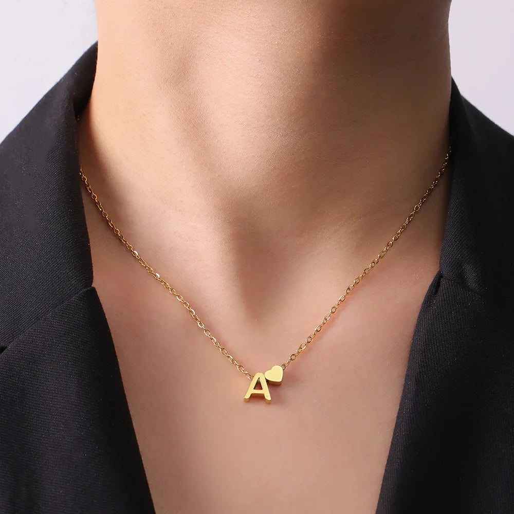 Buchstaben-Initialen Herz-Halskette – Edelstahl A-Z Buchstaben-Schmuck