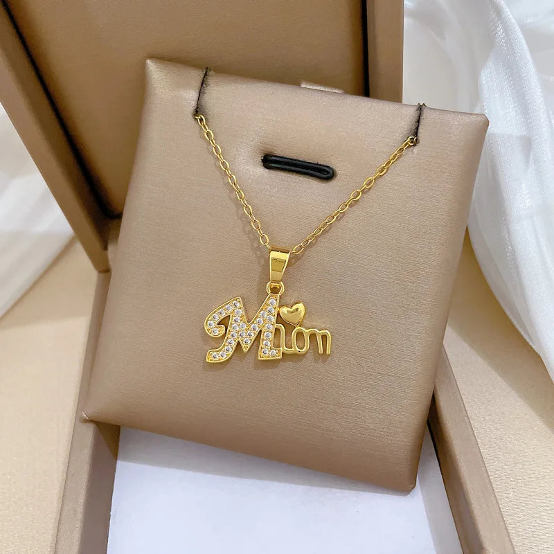 Mehrfarbige Kristall-Herz MAMA Halskette für Damen – Edelstahl Mama-Schriftzug & Schmetterling-Anhänger, Muttertagsgeschenk
