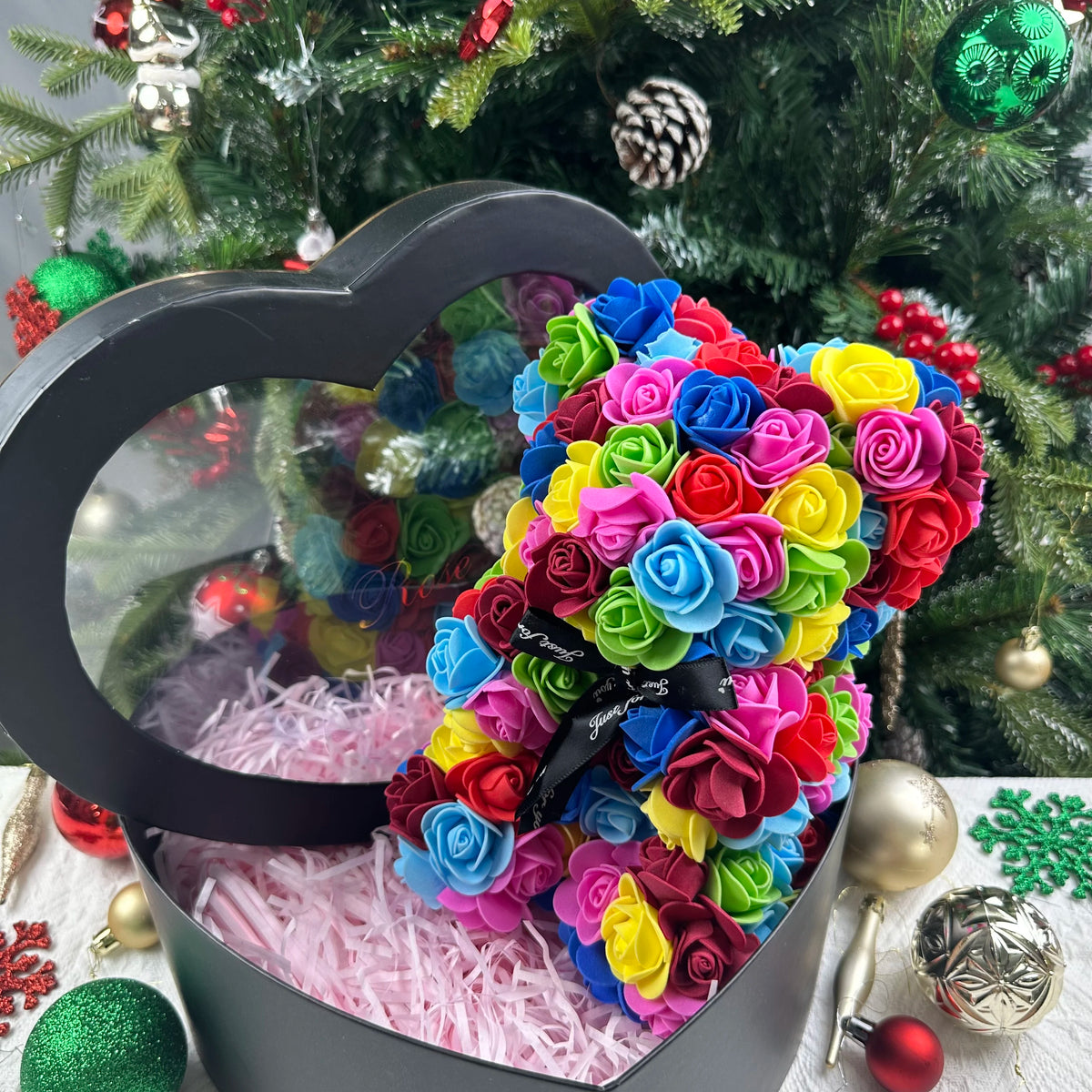 25cm Rosen-Teddybär mit Geschenkbox – Romantischer Kunstrosen-Bär zum Valentinstag oder besonderem Anlass