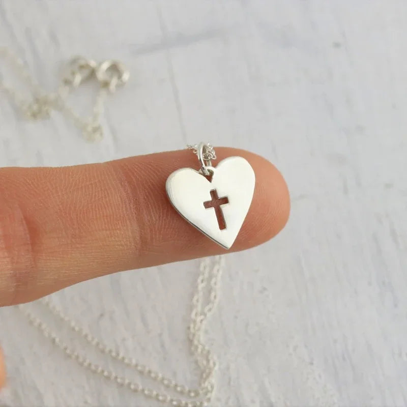 Edelstahl Herz- & Kreuz-Halskette für Damen – Modische Kurze & Lange Layering-Kette mit Anhänger, Eleganter Schmuck für Mädchen