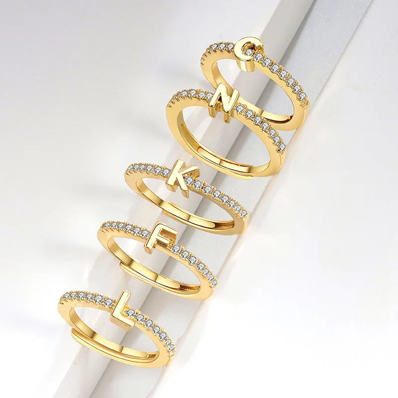 925 Sterling Silber A-Z Initialen-Zirkonia-Ring für Damen – Größenverstellbarer Buchstabenring mit 26 Initialen & Funkelnden Steinen