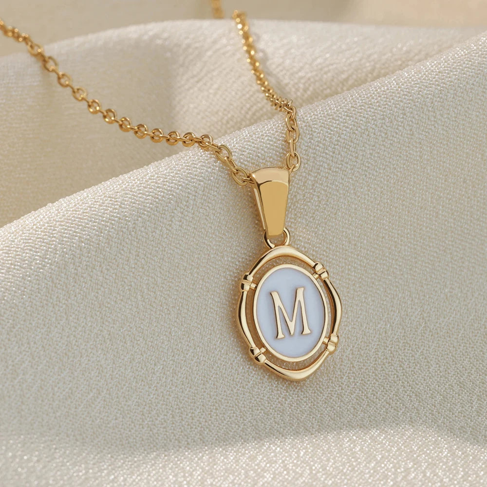 Goldfarbene A-Z Initialen-Emaille-Halskette für Damen – Edelstahl-Buchstabenanhänger mit Kette, Personalisierter Modeschmuck & Geschenk