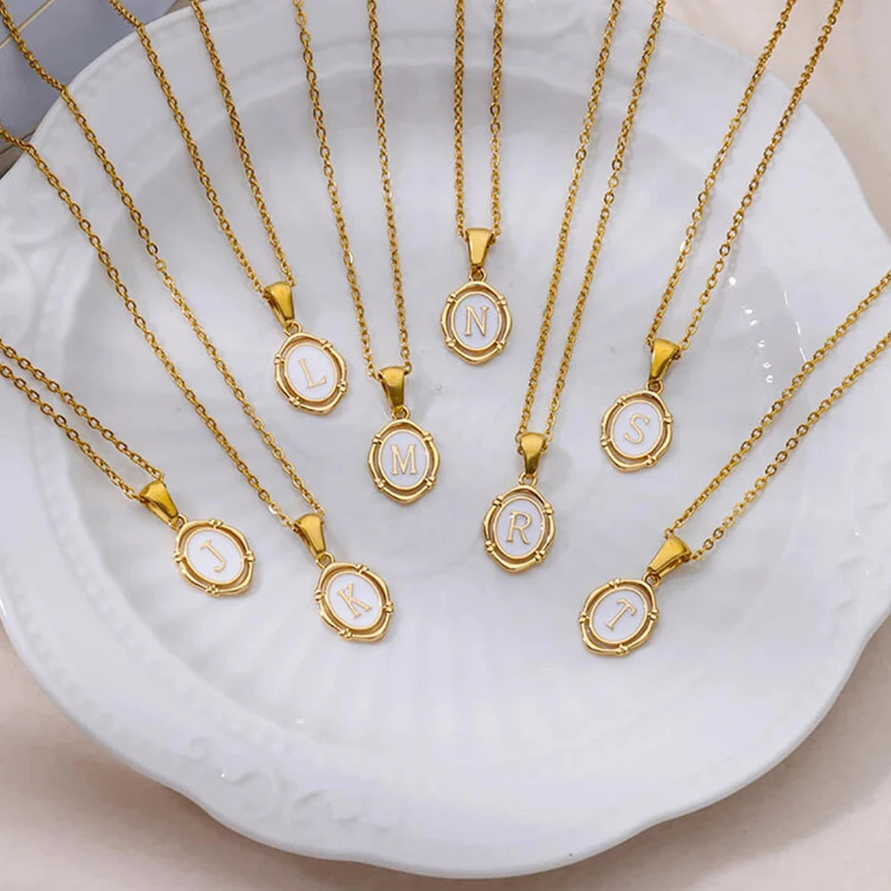 Goldfarbene A-Z Initialen-Emaille-Halskette für Damen – Edelstahl-Buchstabenanhänger mit Kette, Personalisierter Modeschmuck & Geschenk