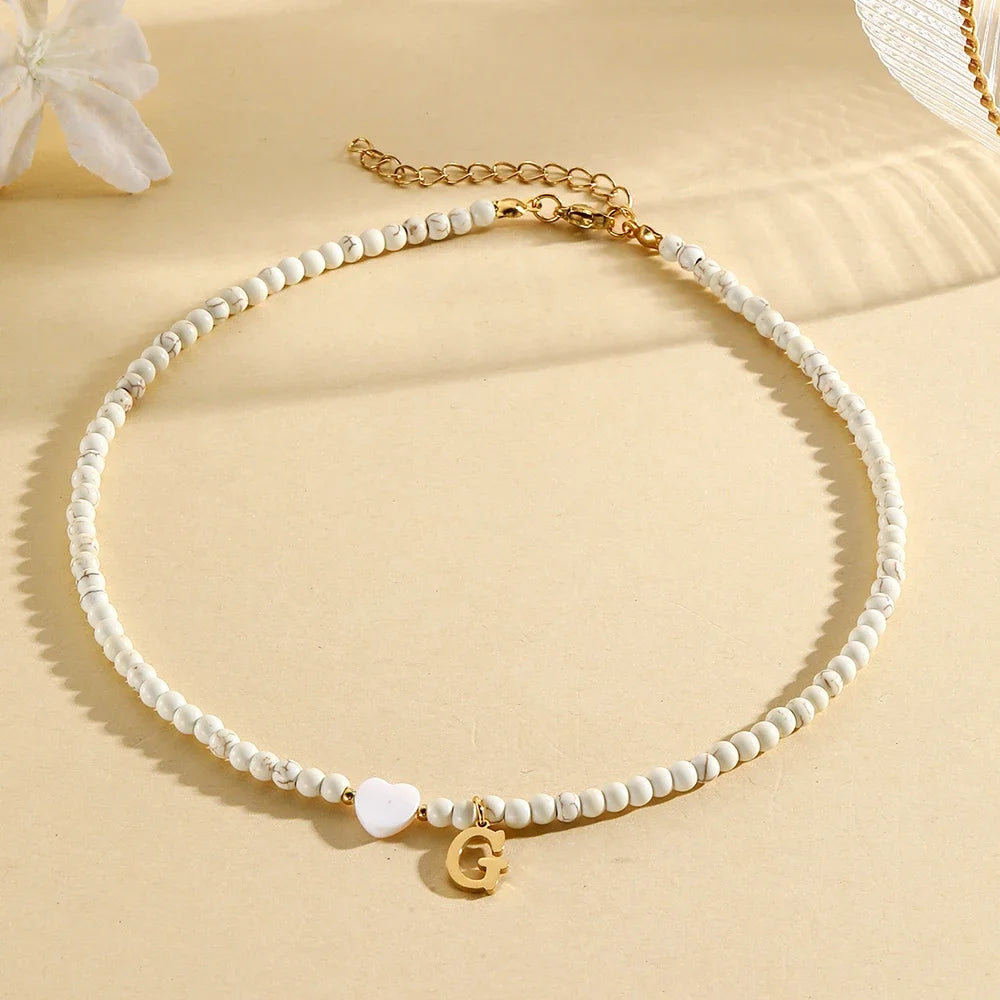 Boho Herz-Muschel Initialen-Halskette für Damen – Edelstahl Perlen-Choker