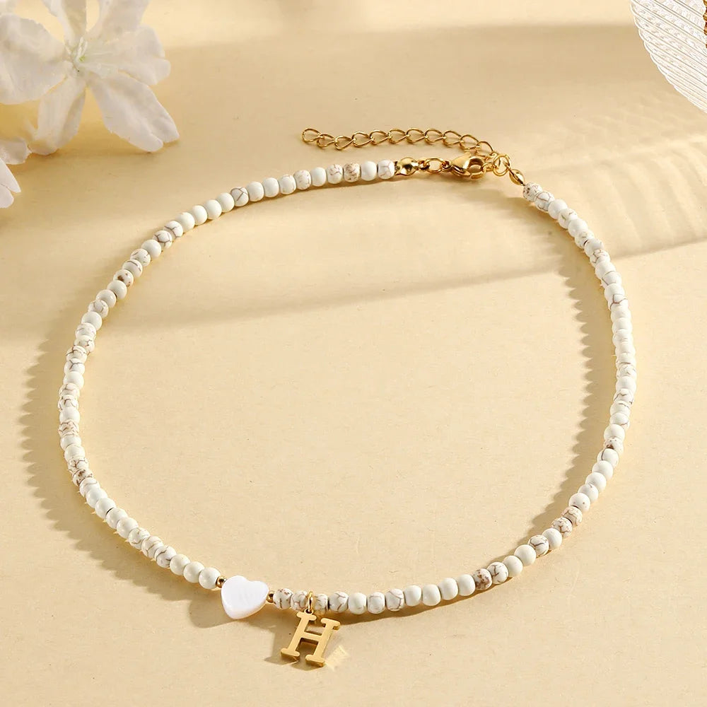 Boho Herz-Muschel Initialen-Halskette für Damen – Edelstahl Perlen-Choker