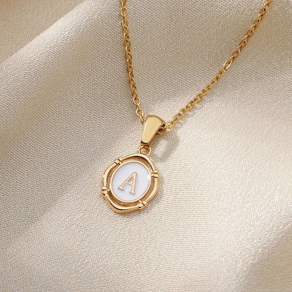 Goldfarbene A-Z Initialen-Emaille-Halskette für Damen – Edelstahl-Buchstabenanhänger mit Kette, Personalisierter Modeschmuck & Geschenk