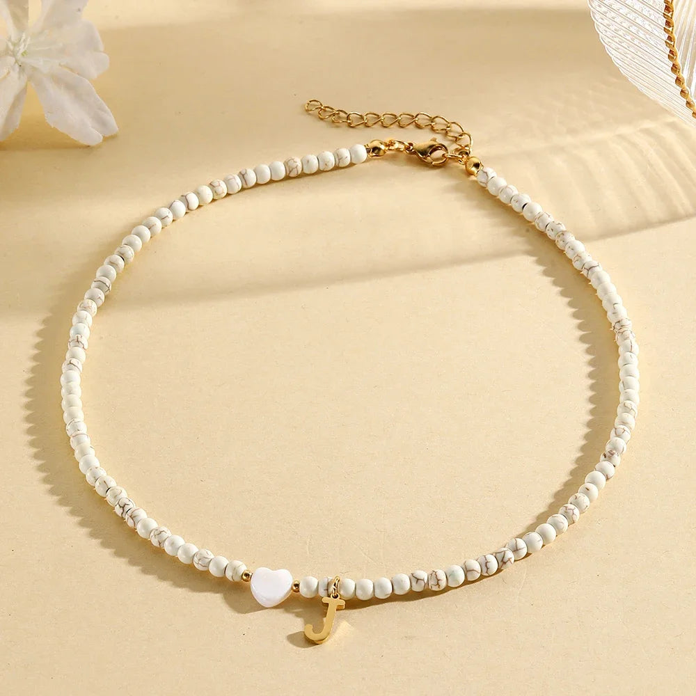 Boho Herz-Muschel Initialen-Halskette für Damen – Edelstahl Perlen-Choker
