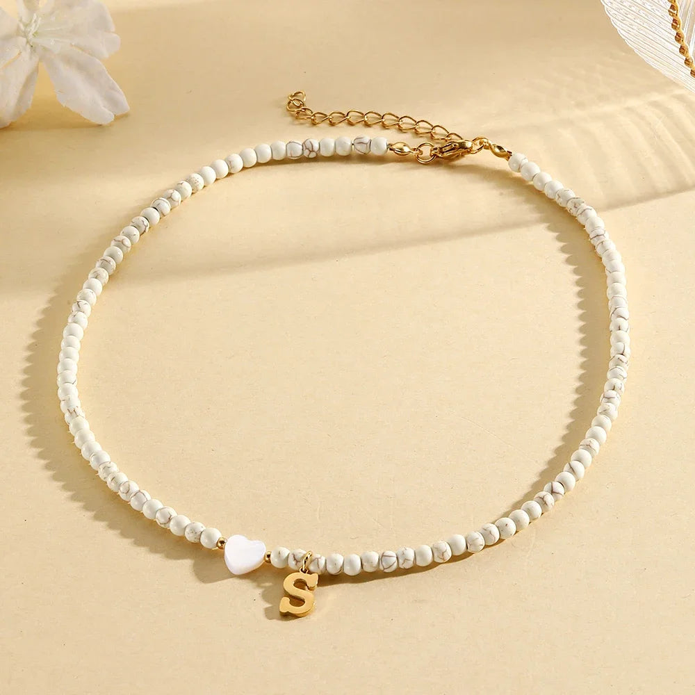 Boho Herz-Muschel Initialen-Halskette für Damen – Edelstahl Perlen-Choker