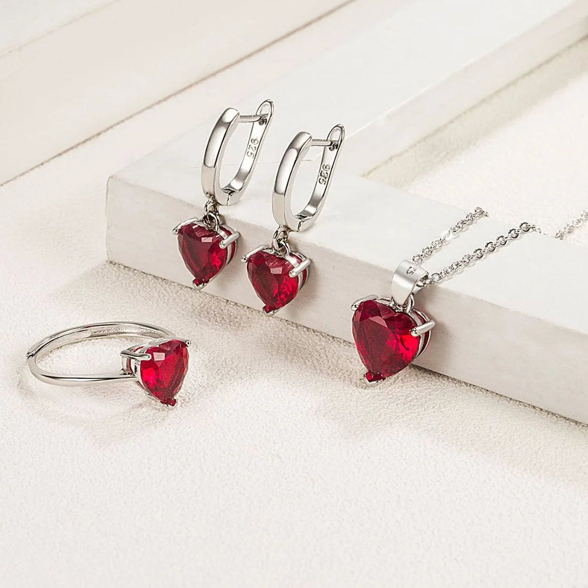 Romantisches Herz-Schmuckset für Damen – Silberfarbene Zirkon-Halskette, Creolen & Ring