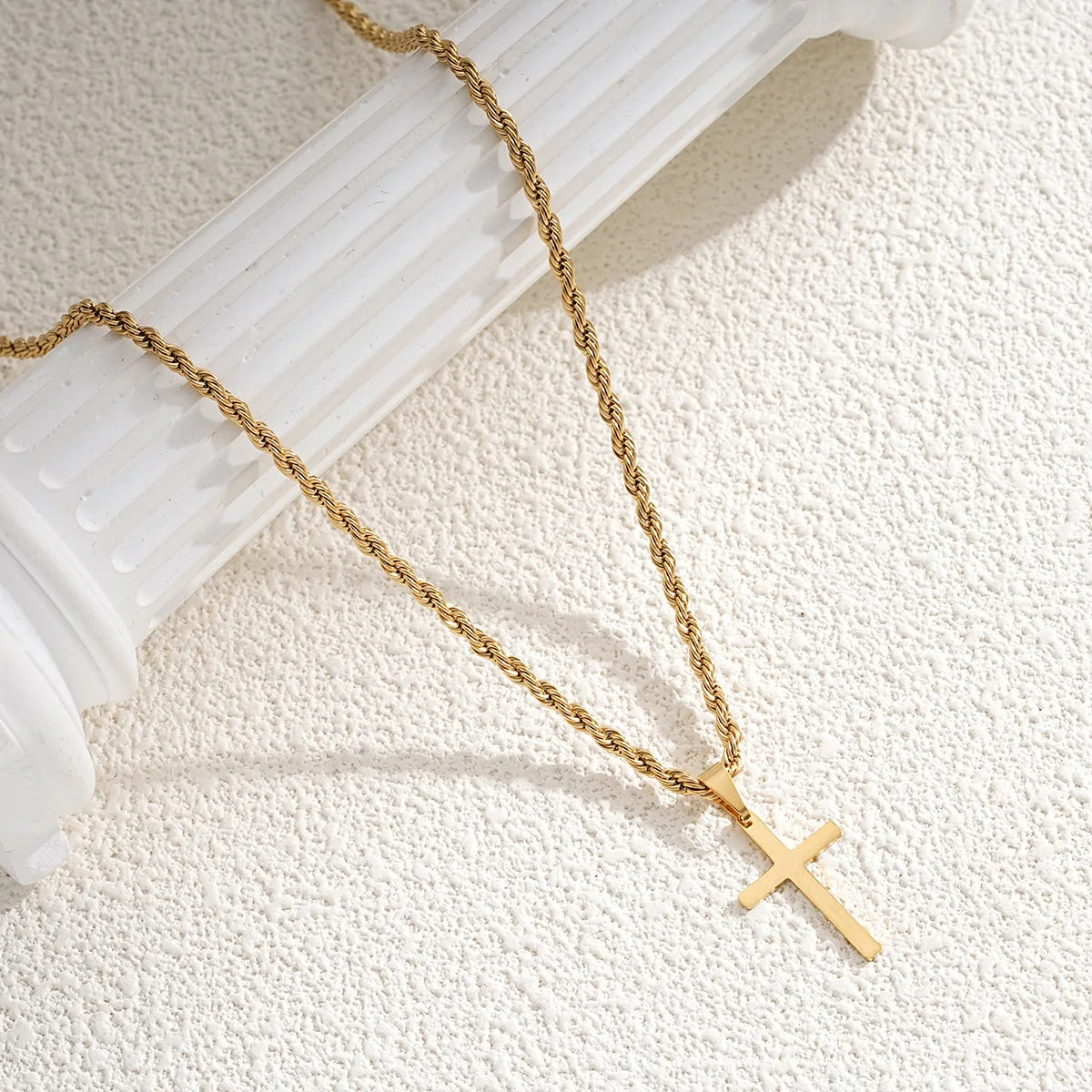 Minimalistische Kreuz-Halskette für Damen & Herren – Goldfarbener Edelstahl Choker