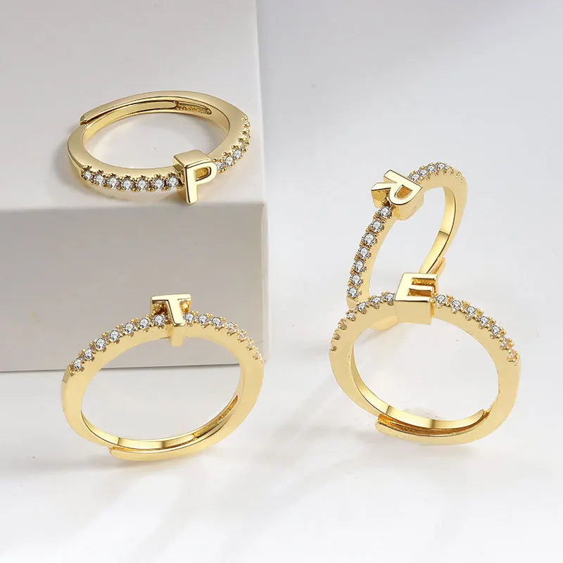 925 Sterling Silber A-Z Initialen-Zirkonia-Ring für Damen – Größenverstellbarer Buchstabenring mit 26 Initialen & Funkelnden Steinen